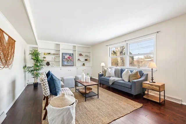 $449,900 | 2430 West Applewood Lane, Glendale, WI 53209