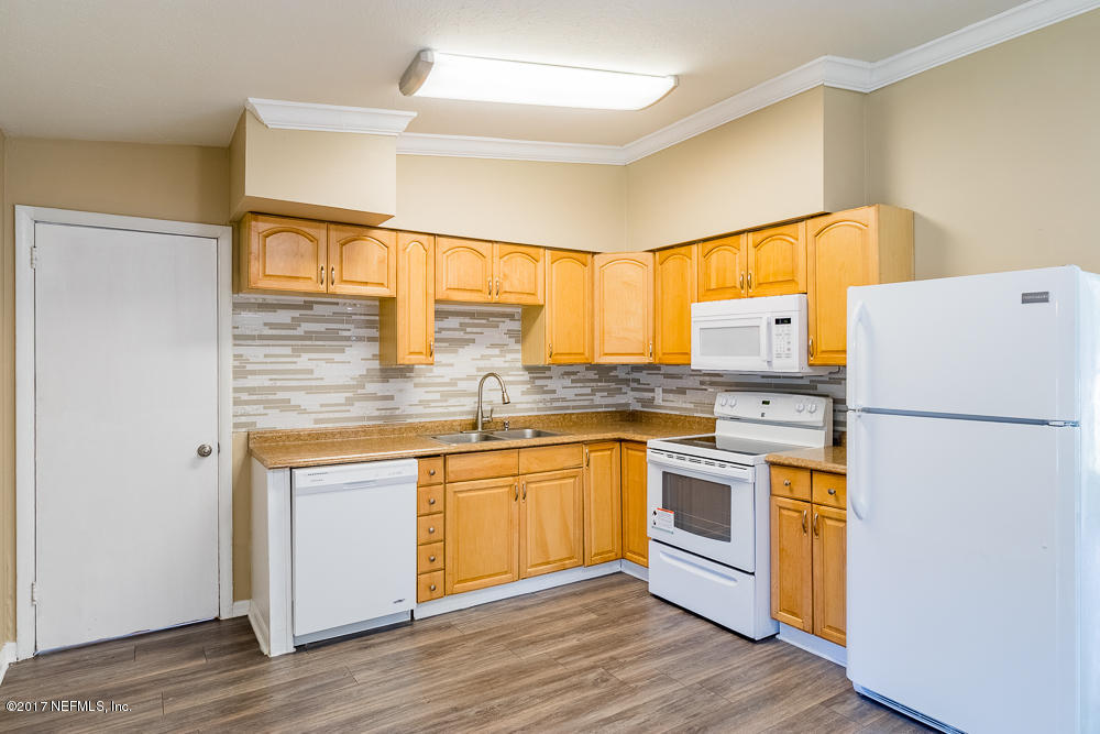 11211 Emuness Road Jacksonville, FL 32218 - Photo 8 of 25 Gorgeous kitchen!
