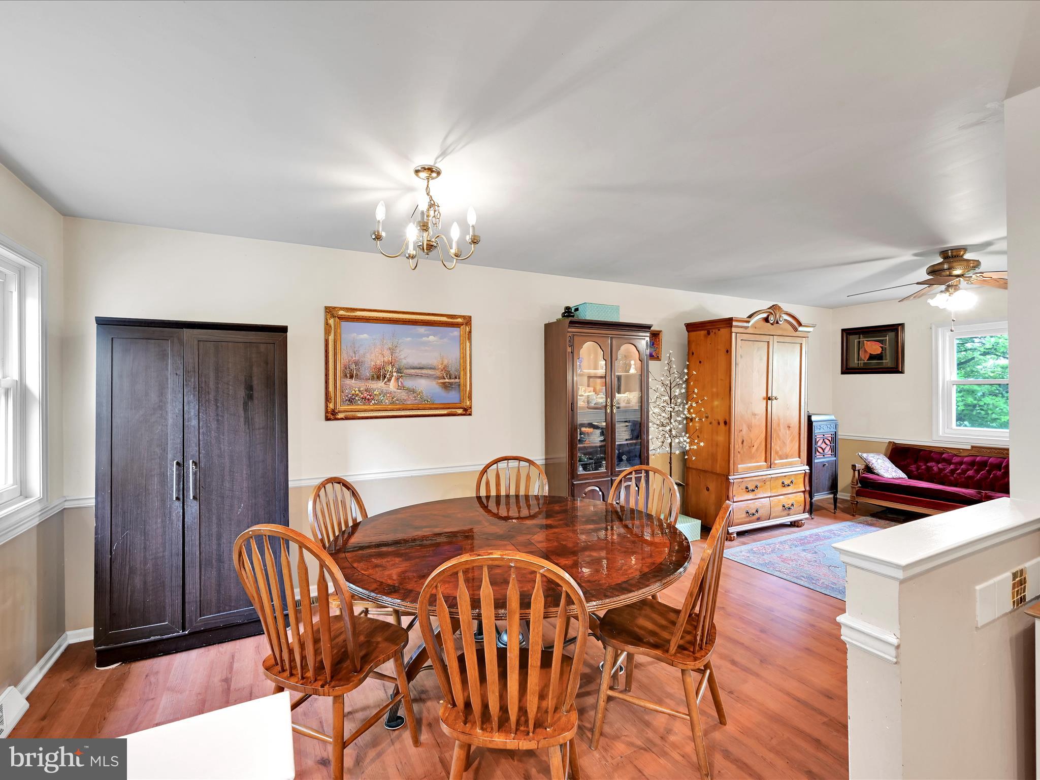 52 Green Acre Road Lititz, PA 17543 - Photo 11 of 47 Dining Area