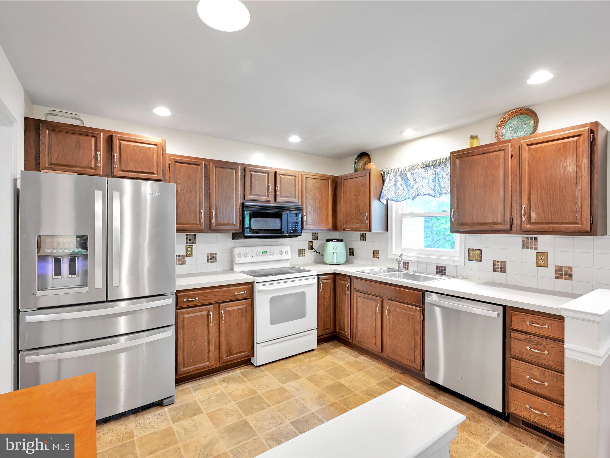 52 Green Acre Road Lititz, PA 17543 - Photo 13 of 47 Kitchen