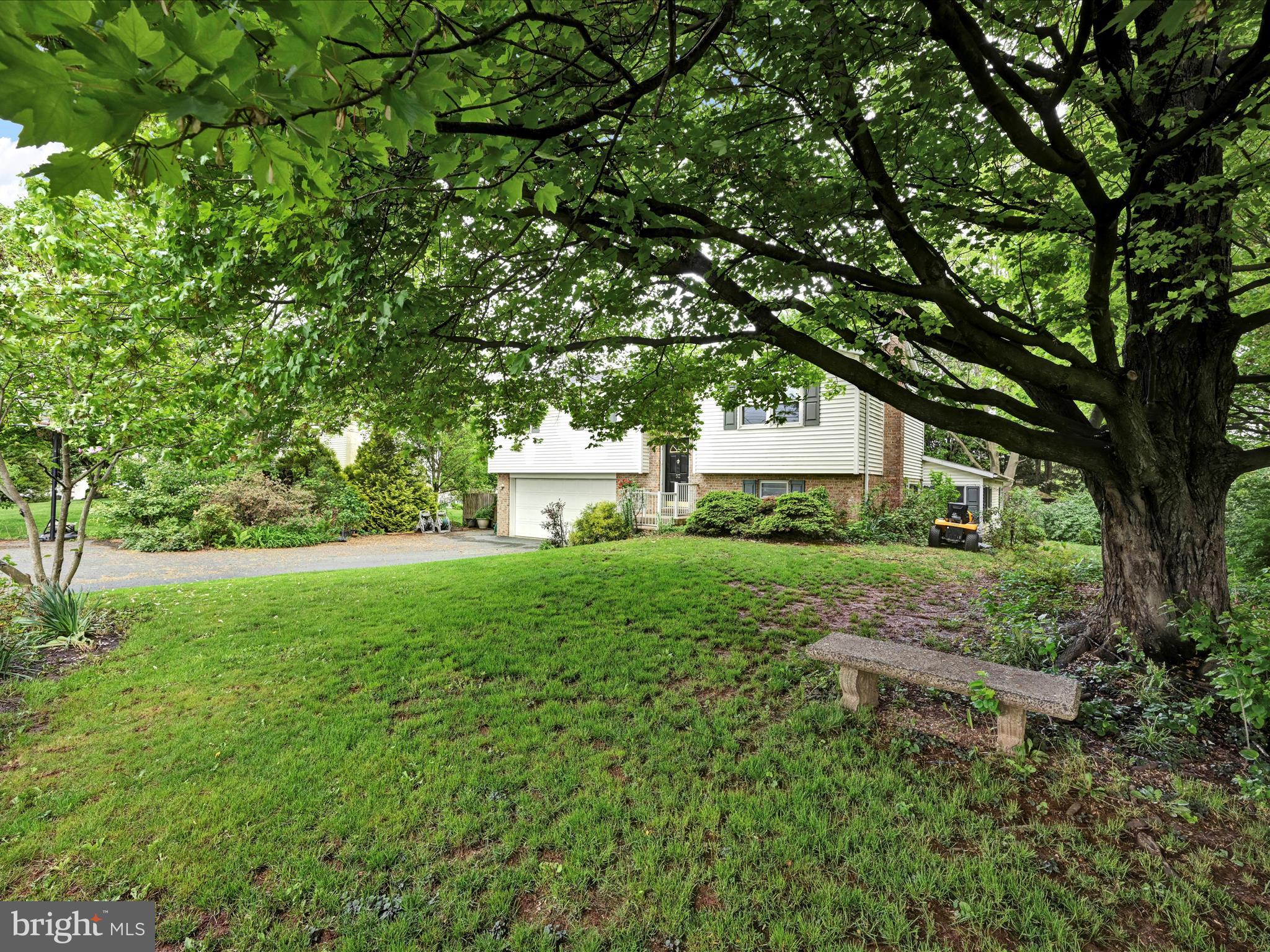 52 Green Acre Road Lititz, PA 17543 - Photo 4 of 47 Front