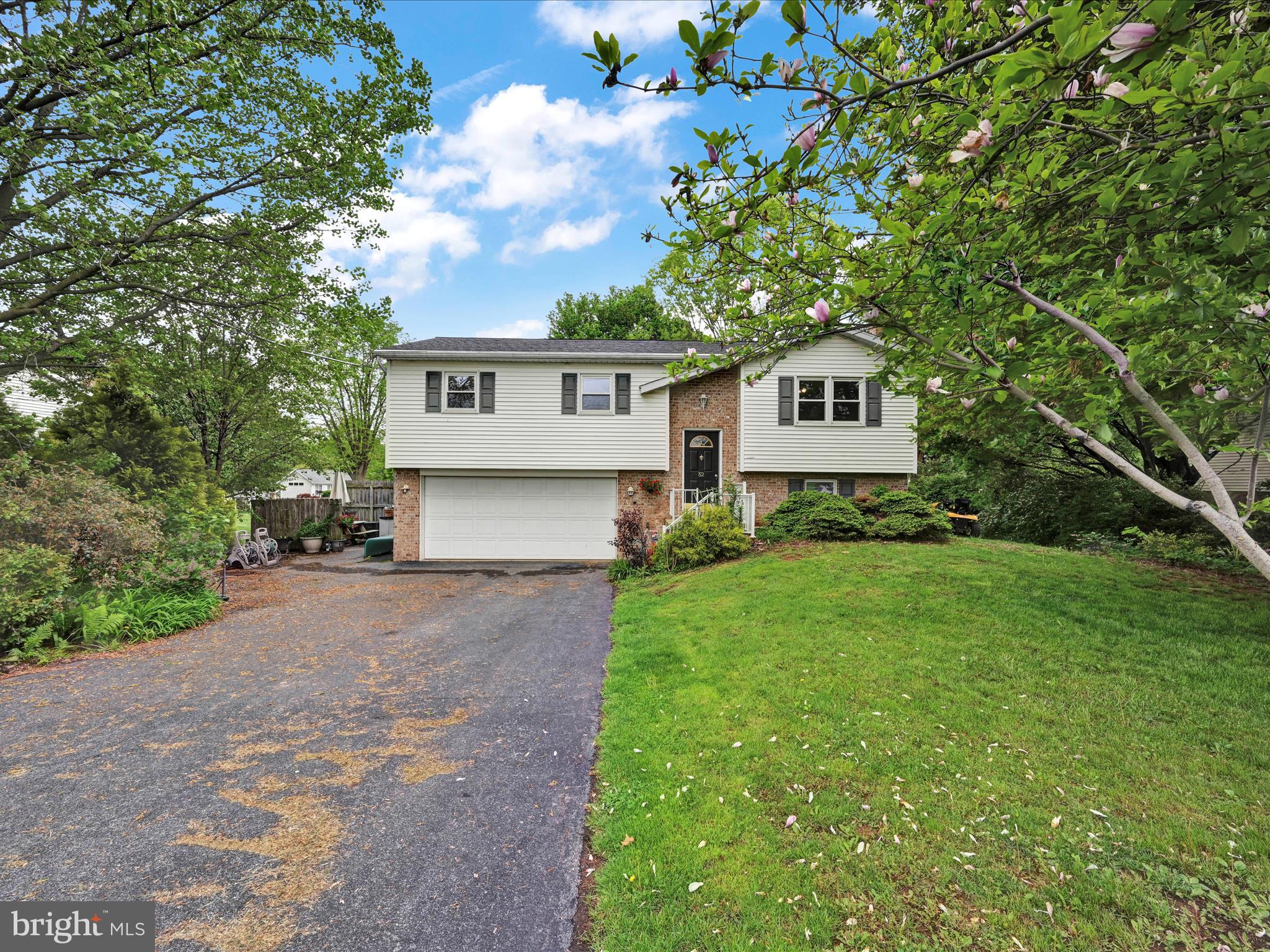 52 Green Acre Road Lititz, PA 17543 - Photo 5 of 47 Front