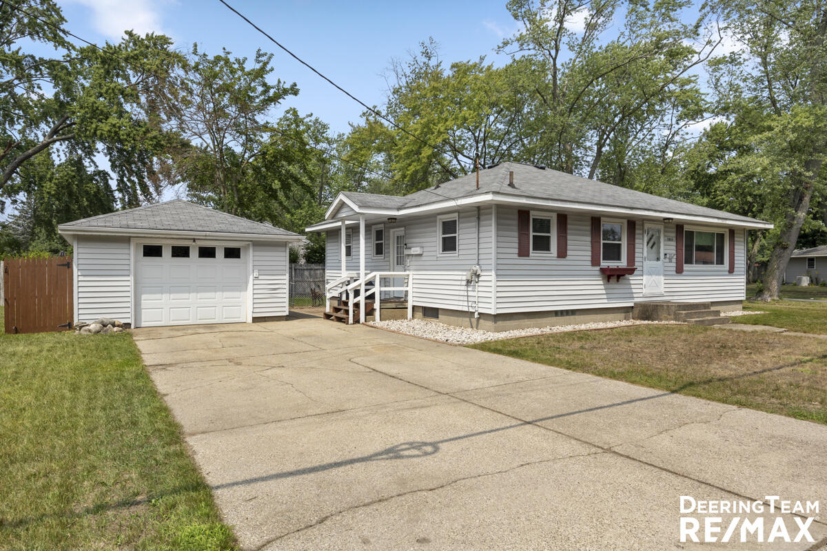 3037 Maple Grove Road Muskegon, MI 49441 - Photo 2 of 32 IMG_1002