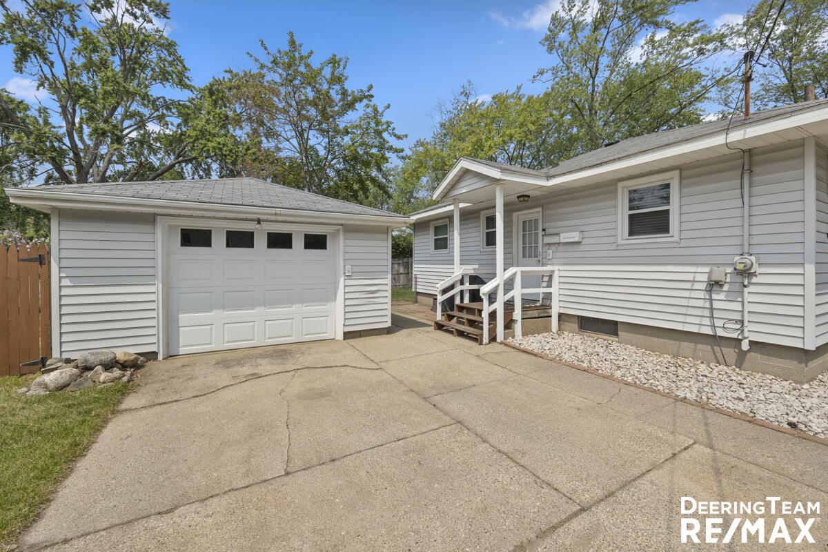 3037 Maple Grove Road Muskegon, MI 49441 - Photo 27 of 32 IMG_1028