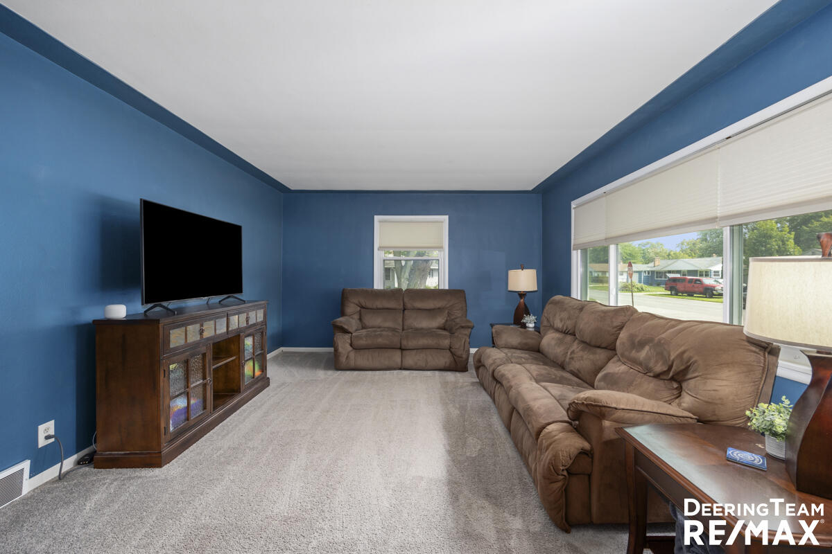 3037 Maple Grove Road Muskegon, MI 49441 - Photo 4 of 32 IMG_1004