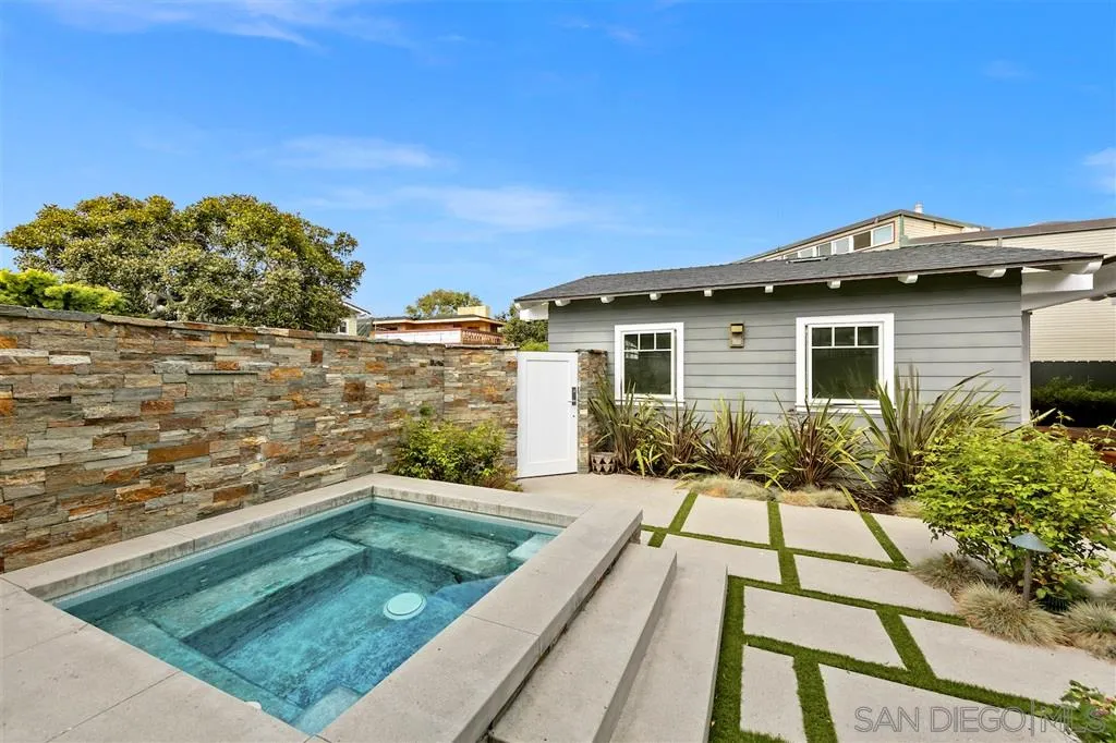 139 27th Street Del Mar, CA 92014 - Photo 23 of 25 a view of a house with swimming pool