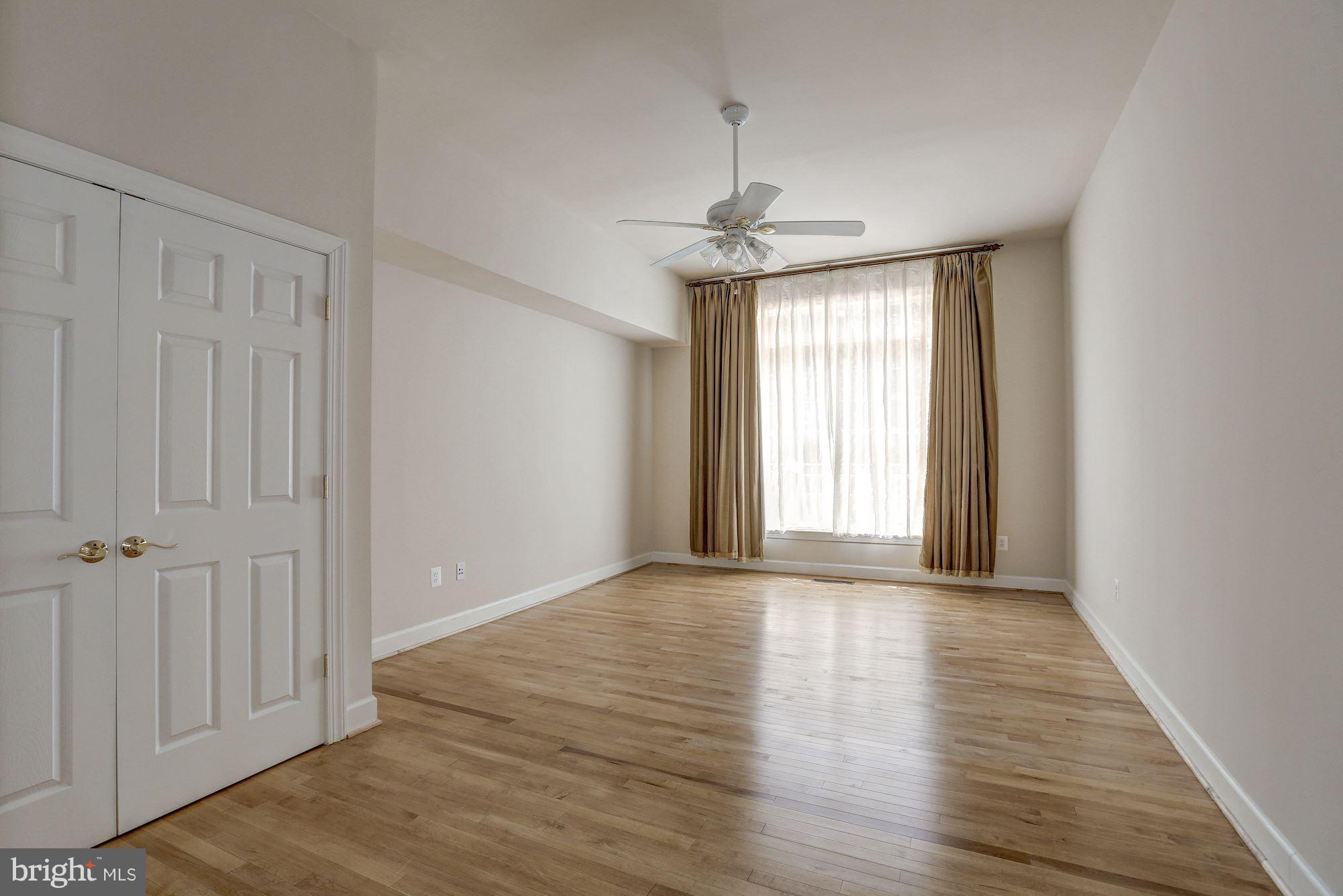 23118 Persimmon Ridge Road Clarksburg, MD 20871 - Photo 14 of 30 First Level Au-Pair Bedroom Suite