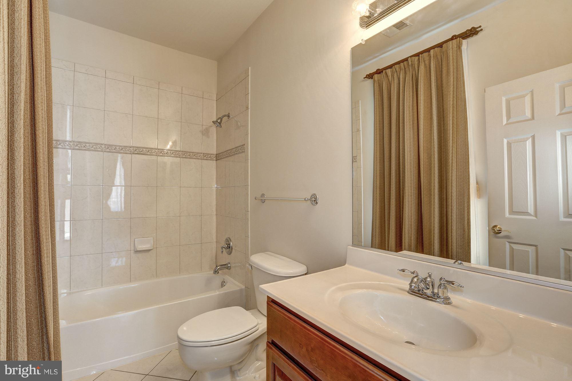 23118 Persimmon Ridge Road Clarksburg, MD 20871 - Photo 22 of 30 On suite Bath to Guest Bedroom