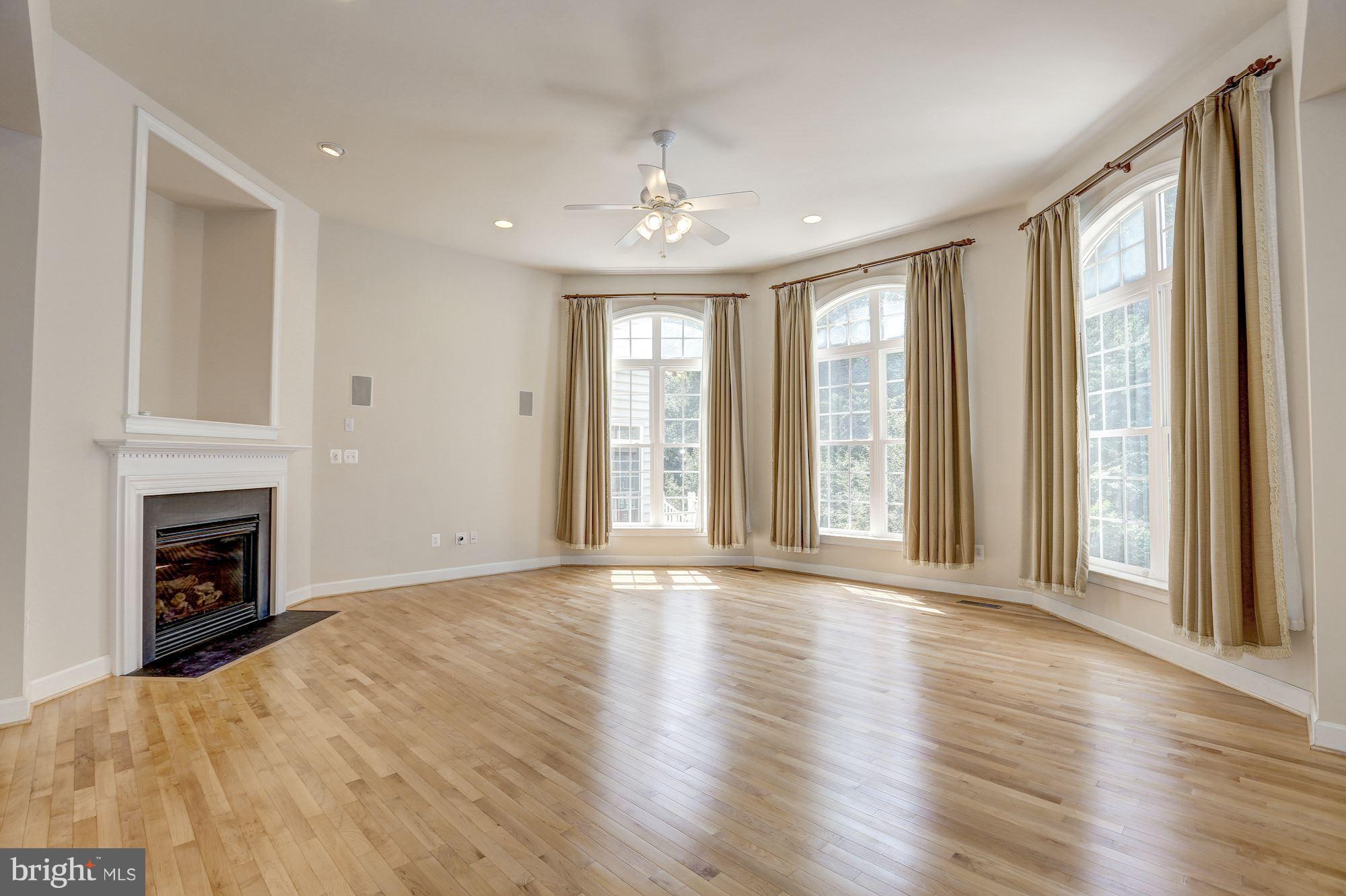 23118 Persimmon Ridge Road Clarksburg, MD 20871 - Photo 5 of 30 Family Room