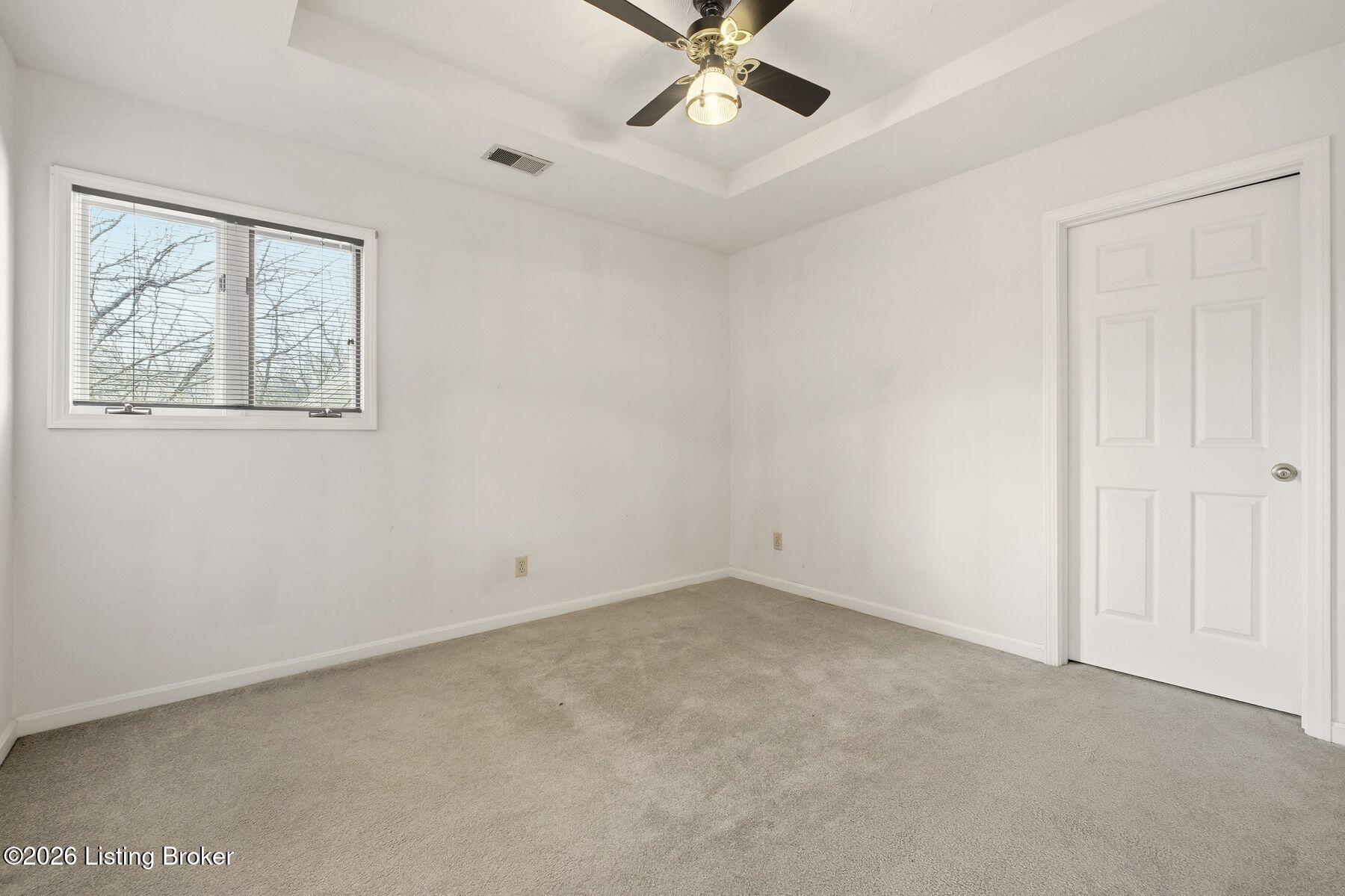 954 West Laurel River Road Shepherdsville, KY 40165 - Photo 29 of 44 Bedroom 3 with walk-in closet