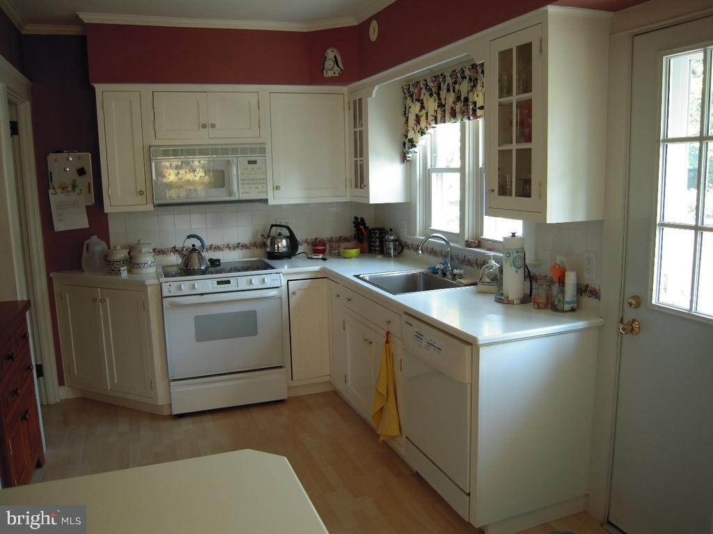 834 Pleasure Road Lancaster, PA 17601 - Photo 7 of 18 Gallery Image 7