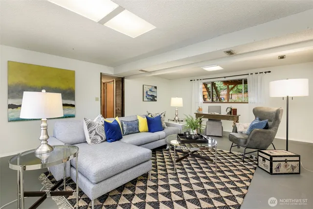 $749,950 | 15528 Greenwood Avenue North, Shoreline, WA 98133