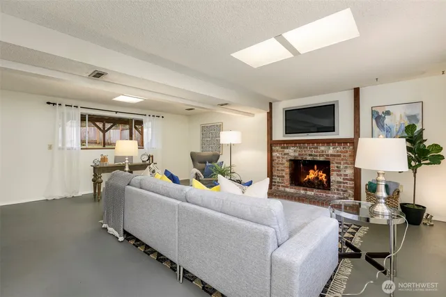 $749,950 | 15528 Greenwood Avenue North, Shoreline, WA 98133