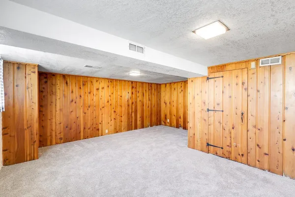 $309,900 | 703 Mississippi Street Northeast, Fridley, MN 55432