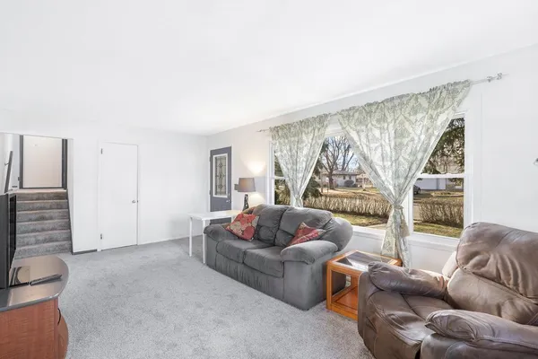 $309,900 | 703 Mississippi Street Northeast, Fridley, MN 55432