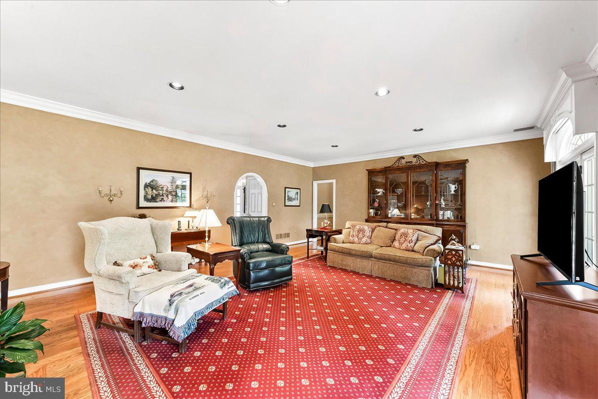 7 Bolingbroke Road West Chester, PA 19382 - Photo 20 of 86 Spacious living area with warm tones.