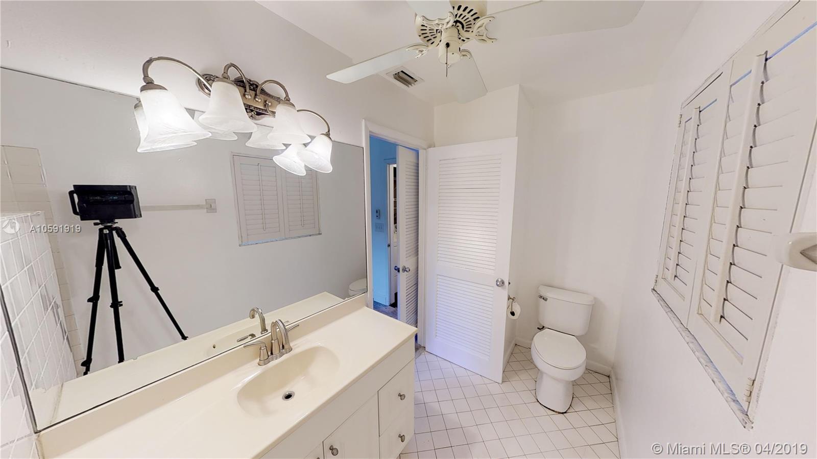 632 Southwest 2nd Street Boca Raton, FL 33486 - Photo 11 of 92