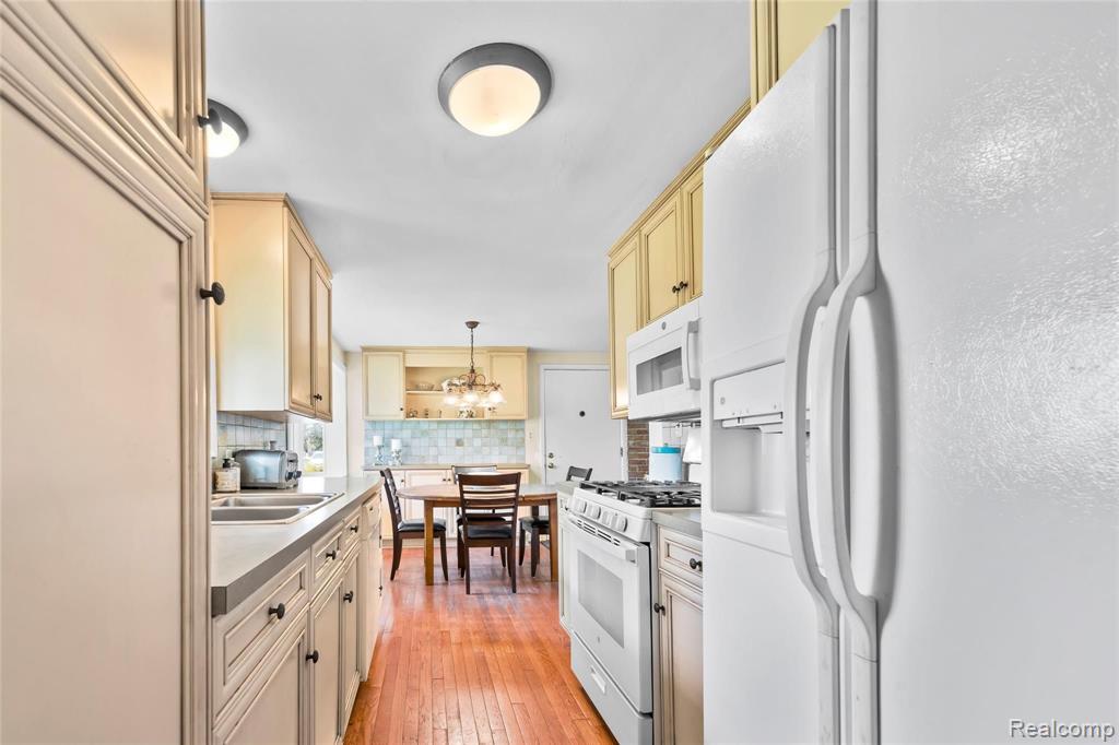 4165 Quarton Road Bloomfield Hills, MI 48301 - Photo 23 of 39