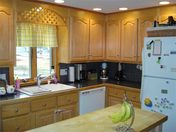 235 Tinkham Road Springfield, MA 01129 - Photo 2 of 26