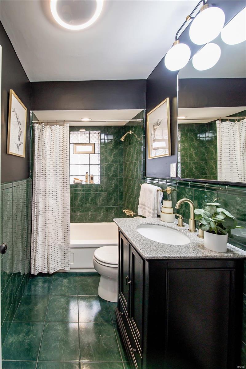 23 Foxboro Road St. Louis, MO 63124 - Photo 12 of 16