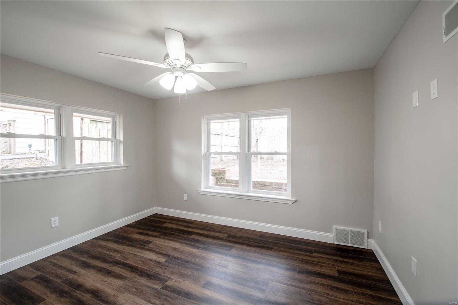 23 Foxboro Road St. Louis, MO 63124 - Photo 14 of 16
