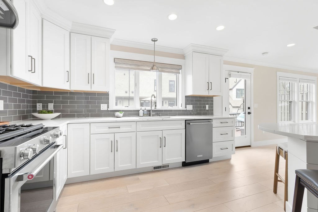 582 Hale Street, Unit 2 Beverly, MA 01915 - Photo 13 of 42