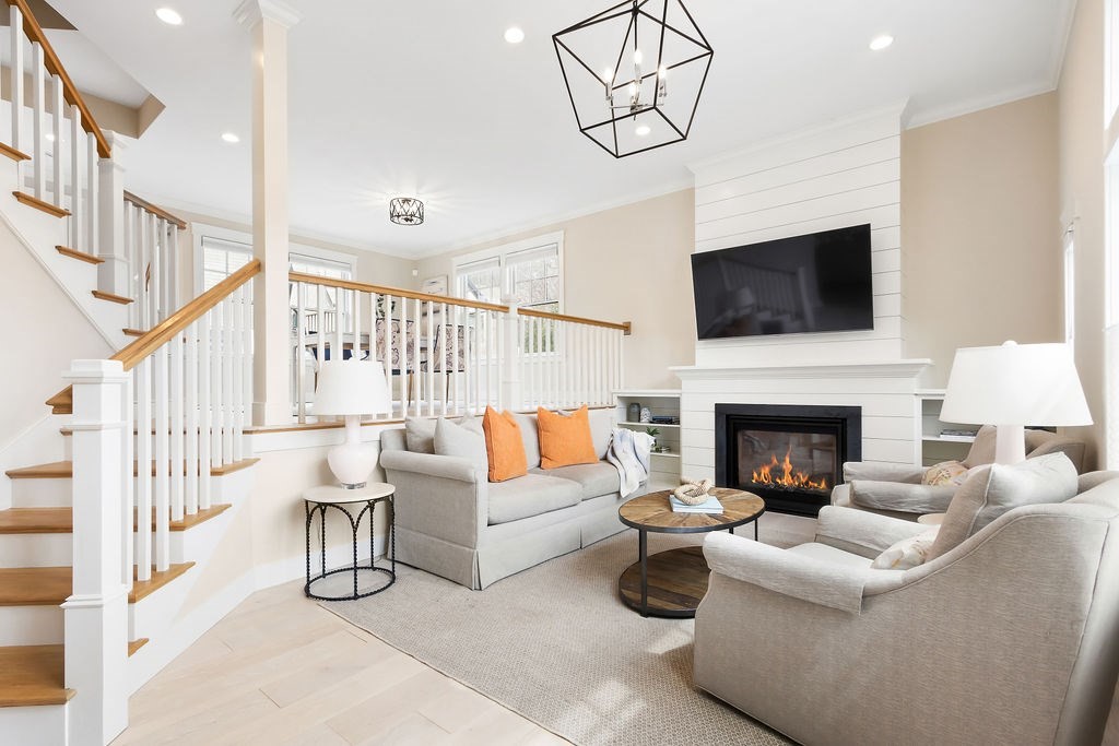 582 Hale Street, Unit 2 Beverly, MA 01915 - Photo 5 of 42