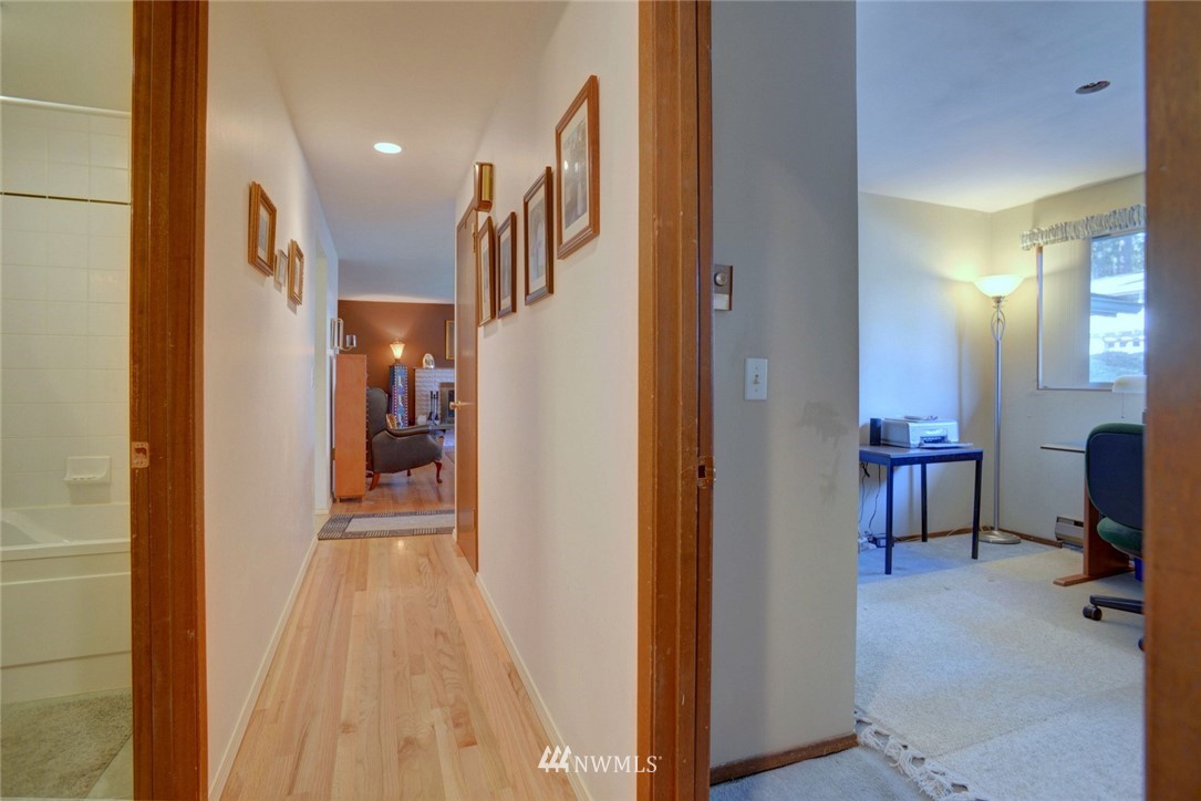 316 158th Street Southeast Bothell, WA 98012 - Photo 13 of 20