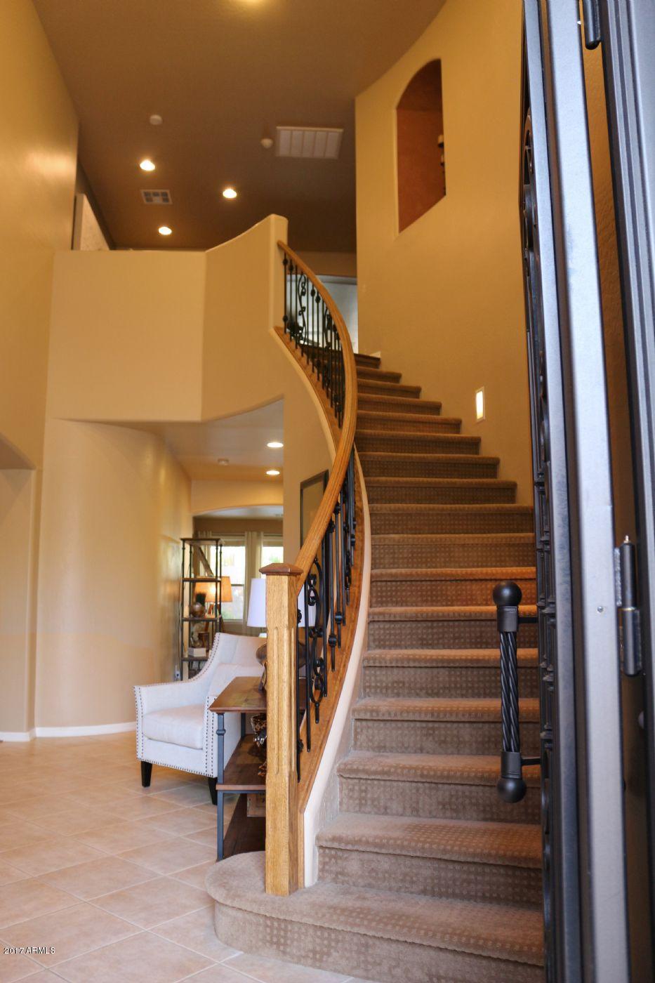 2626 West Florimond Road Phoenix, AZ 85086 - Photo 10 of 33 Entry 2
