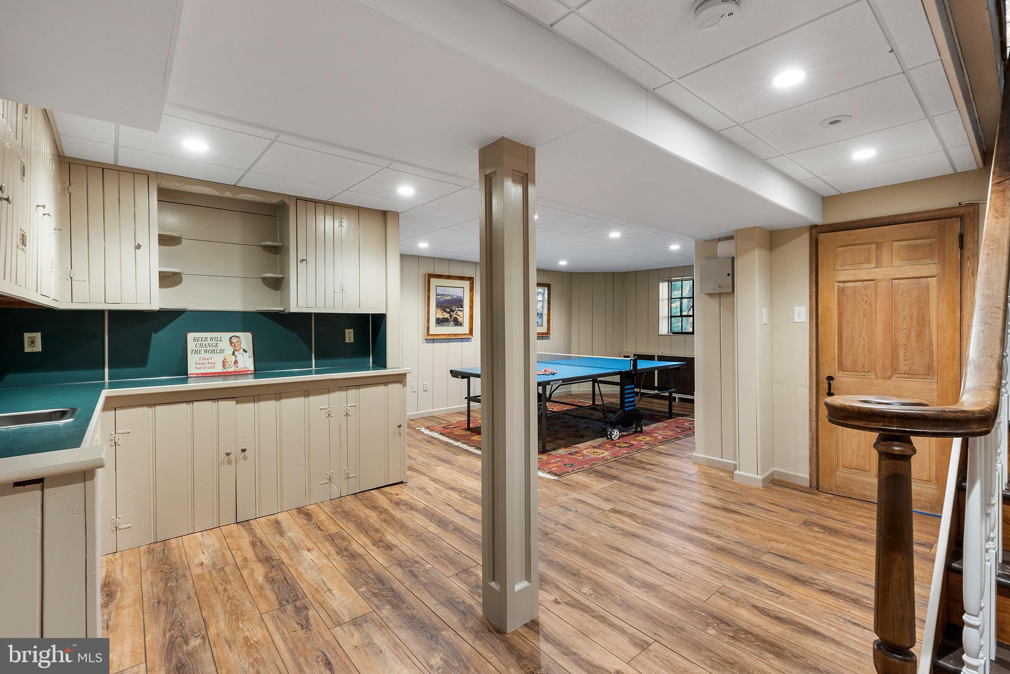 653-655 Andover Road Newtown Square, PA 19073 - Photo 34 of 45 A little retro but fun!