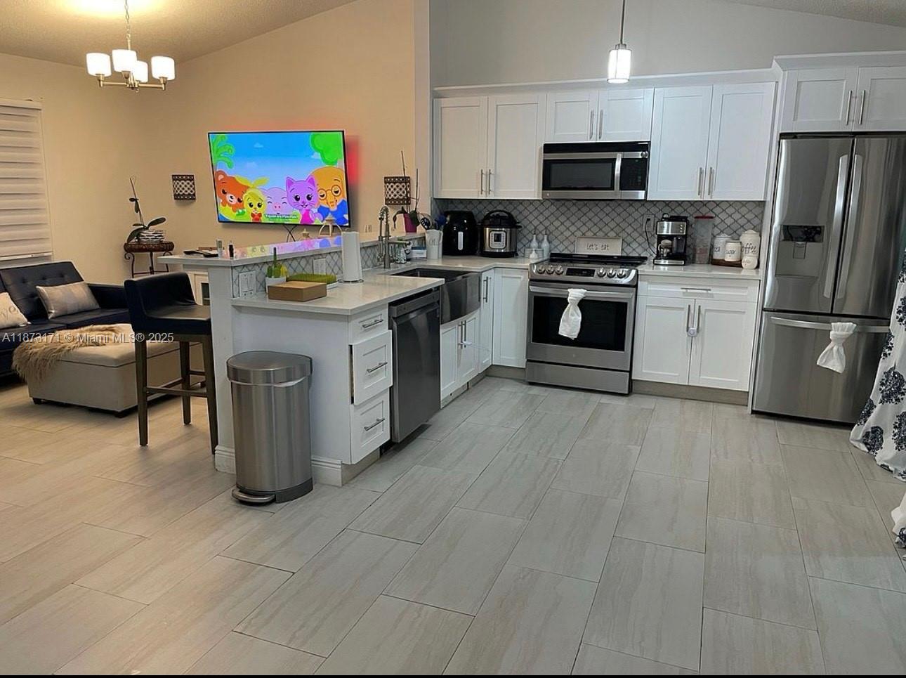 14353 Southwest 176th Terrace Miami, FL 33177 - Photo 3 of 6