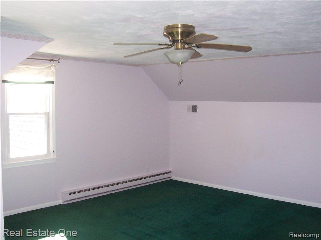 3181 Weygant Drive Rochester, MI 48306 - Photo 22 of 37 Ceiling Fan