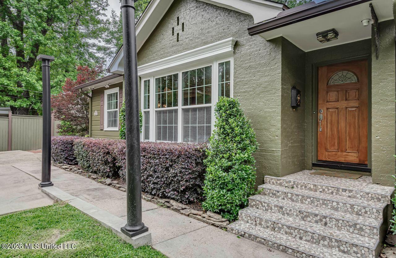 1016 Meadowbrook Road Jackson, MS 39206 - Photo 2 of 33 GOeCB-UQ