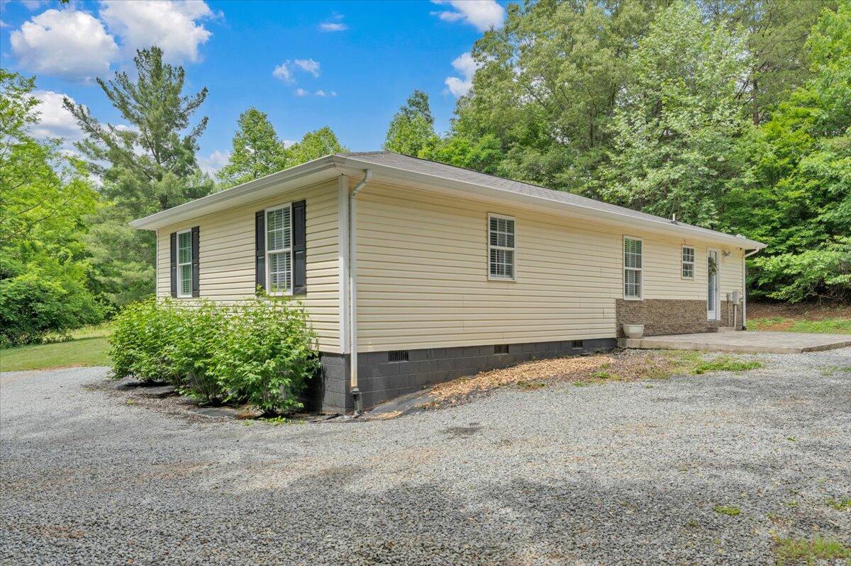 4218 Goose Dam Road Rocky Mount, VA 24151 - Photo 25 of 27 24-MIB00437