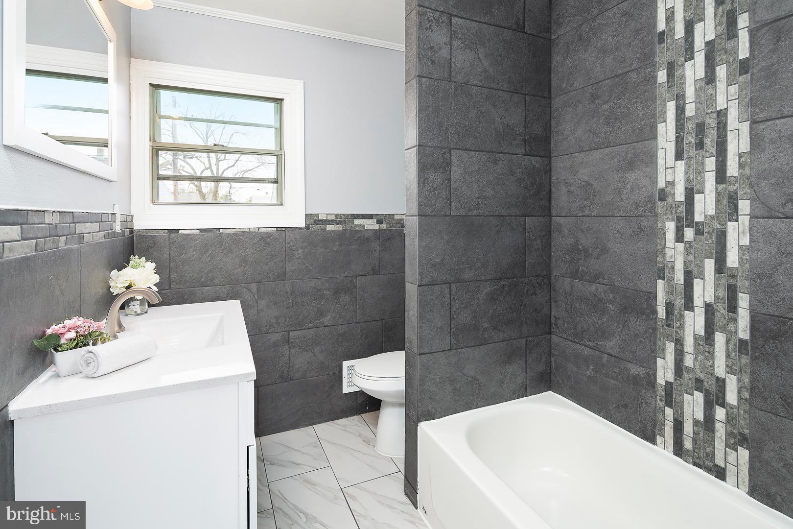 11 Cumberland Road Hamilton, NJ 08690 - Photo 15 of 27 1st Floor New Bath