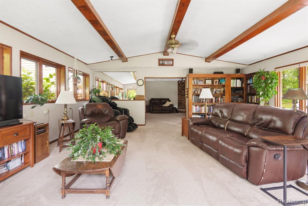 5500 Hartland Road Fenton, MI 48430 - Photo 11 of 28