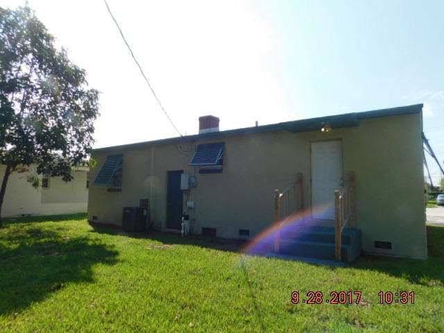 400 West 27th Street Riviera Beach, FL 33404 - Photo 3 of 9 DSCN0184