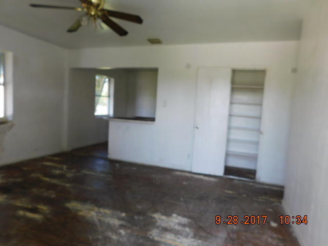 400 West 27th Street Riviera Beach, FL 33404 - Photo 4 of 9 DSCN0189