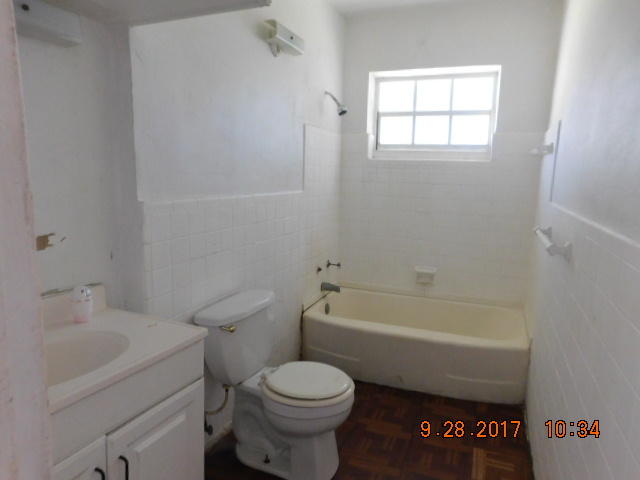 400 West 27th Street Riviera Beach, FL 33404 - Photo 6 of 9 DSCN0191
