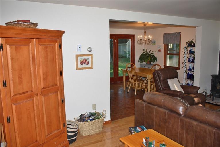 46 Deer Ridge Road Mashpee, MA 02649 - Photo 3 of 33 a living room with furniture and a window