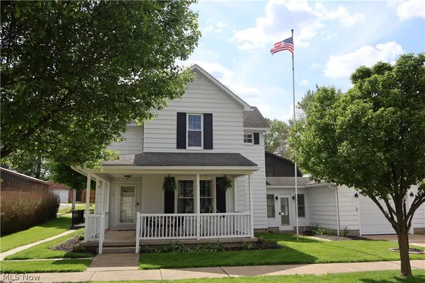 $265,000 | 118 2nd Avenue Northwest, Beach City, OH 44608