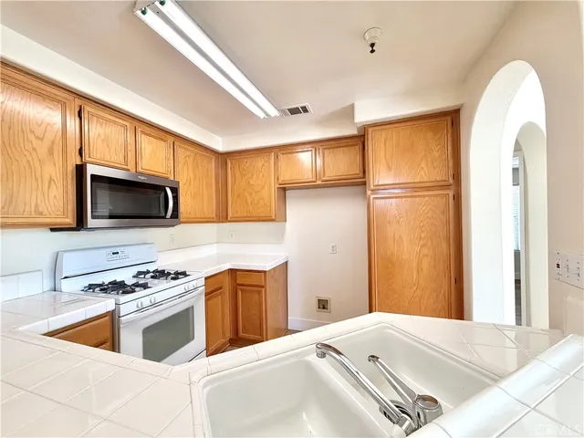 $2,199 | 39315 Flamingo Bay, Unit A, Murrieta, CA 92563
