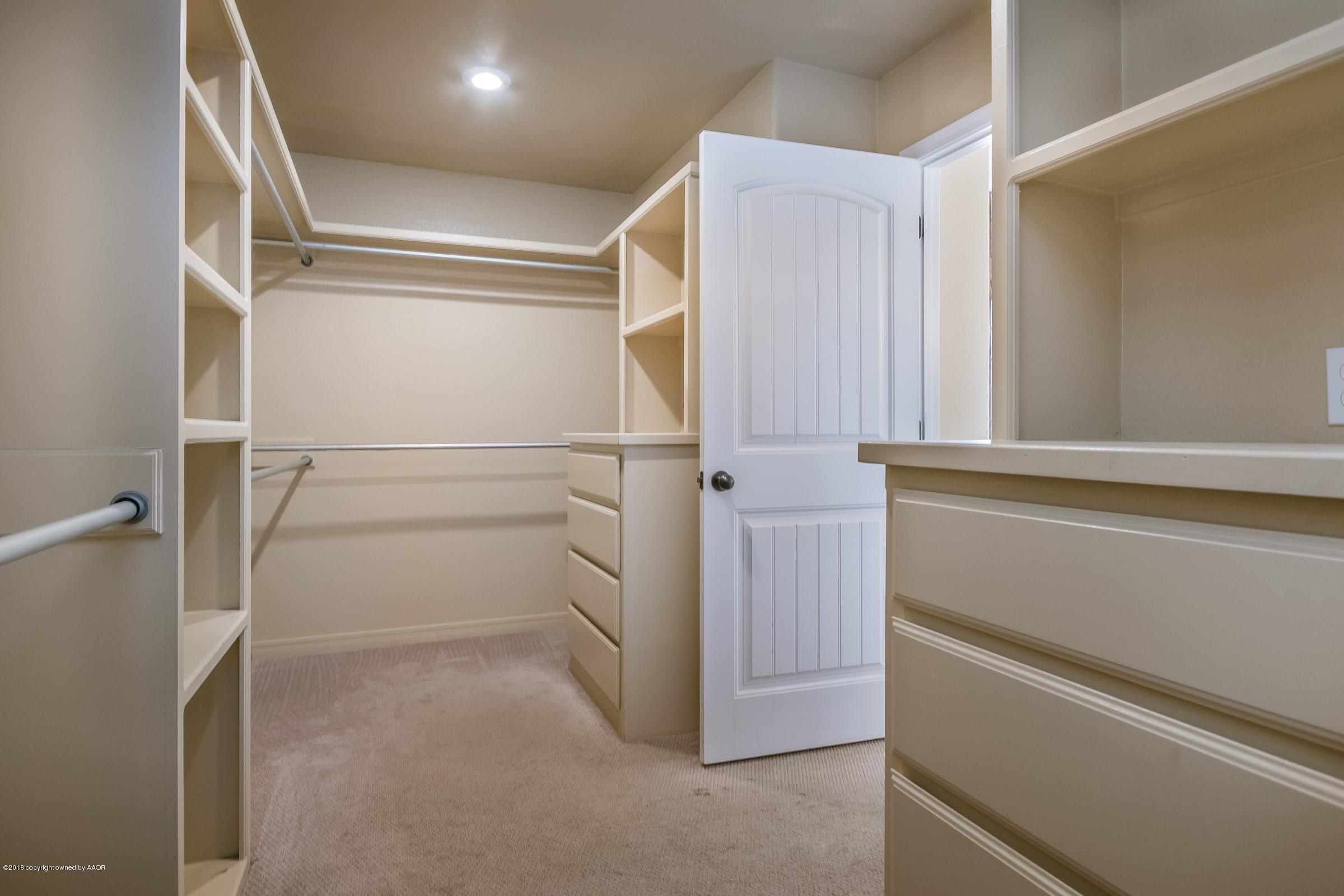 18301 Grasslands Road Amarillo, TX 79124 - Photo 13 of 29 013_Master Closet