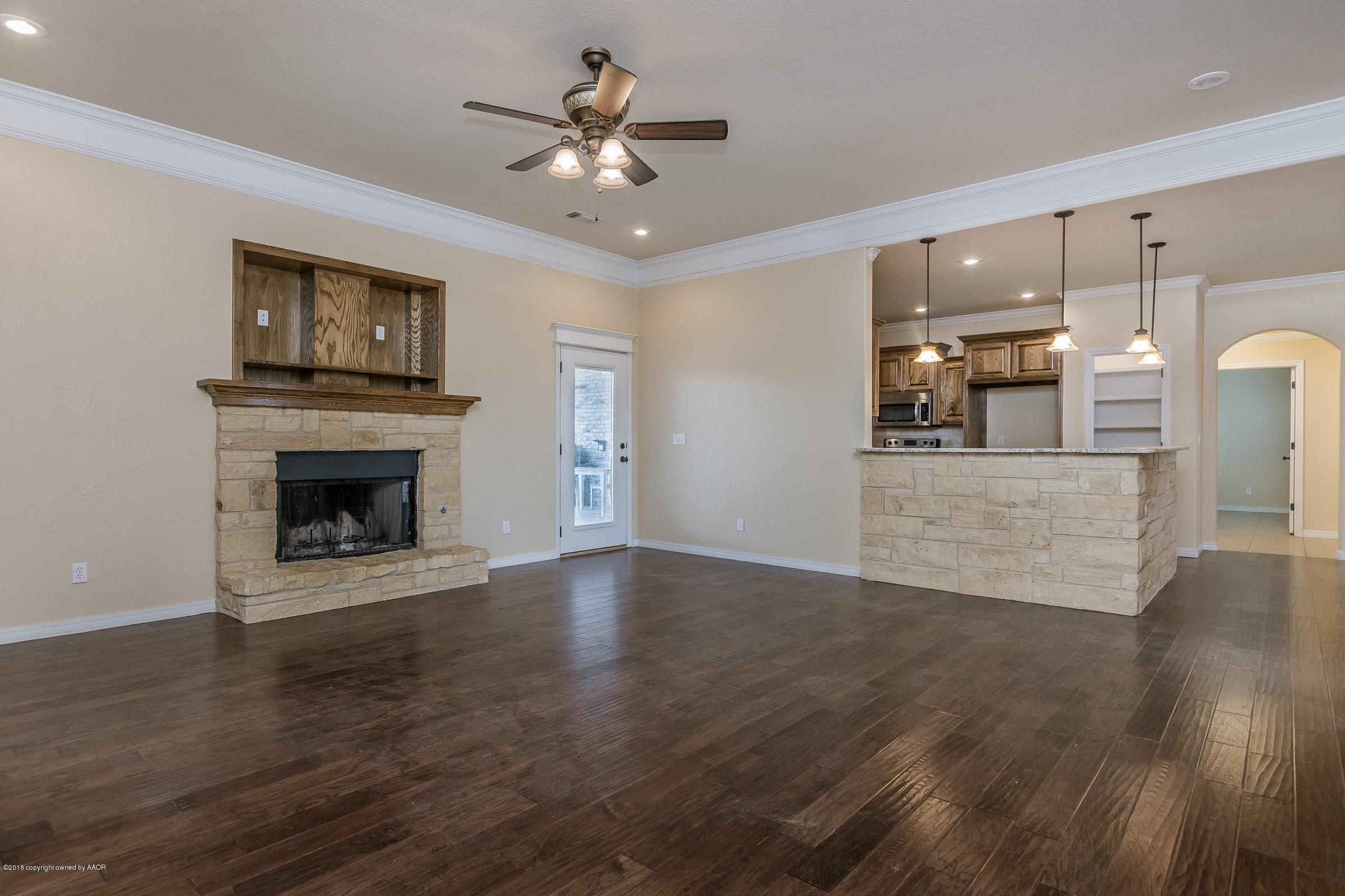 18301 Grasslands Road Amarillo, TX 79124 - Photo 3 of 29 003_Living Room