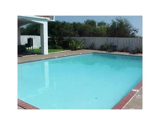 $1,300 | 715 South Upper Broadway, Unit 201, Corpus Christi, TX 78401