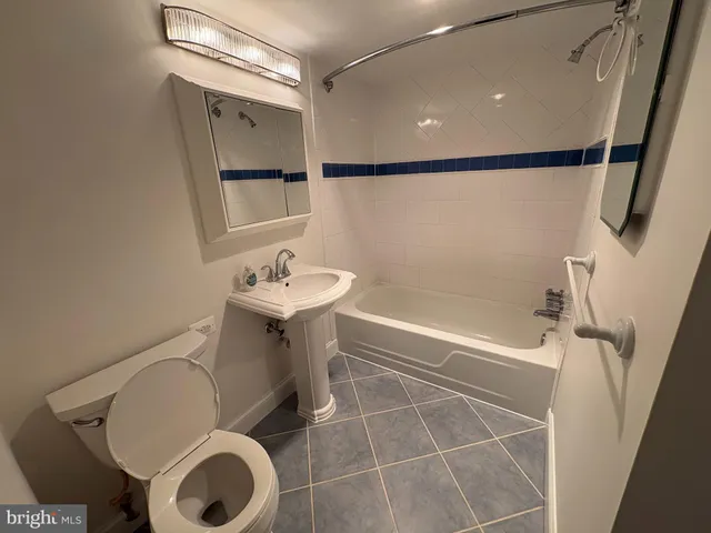 $2,000 | 501 Slaters Lane, Unit 413, Alexandria, VA 22314