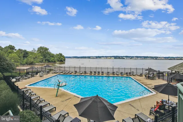 $2,000 | 501 Slaters Lane, Unit 413, Alexandria, VA 22314