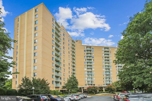 $2,000 | 501 Slaters Lane, Unit 413, Alexandria, VA 22314