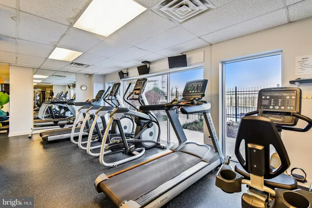 $2,000 | 501 Slaters Lane, Unit 413, Alexandria, VA 22314