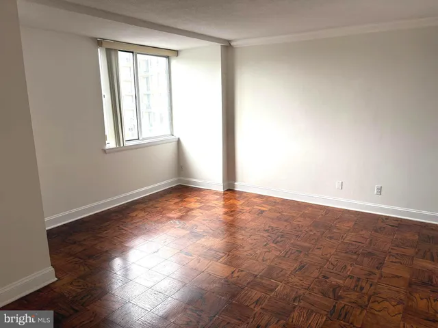 $2,000 | 501 Slaters Lane, Unit 413, Alexandria, VA 22314